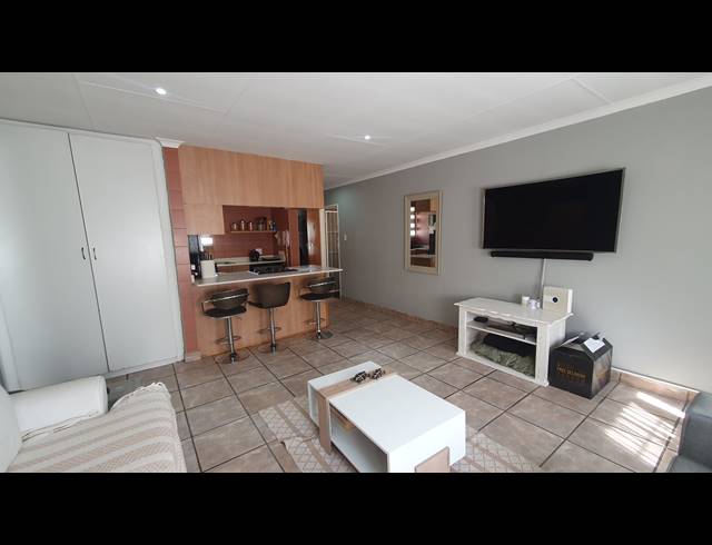2 BEDROOM SECTIONAL TITLE FOR SALE IN VERWOERDPARK